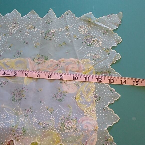 Vintage Handkerchief Lightweight Floral Fancy Embroidered Scalloped Edge - Picture 13 of 13